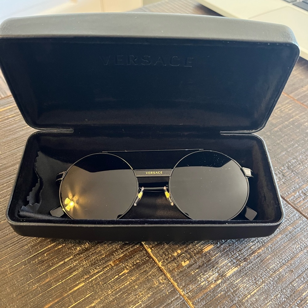 Versace Sunglasses Unisex Round Frame